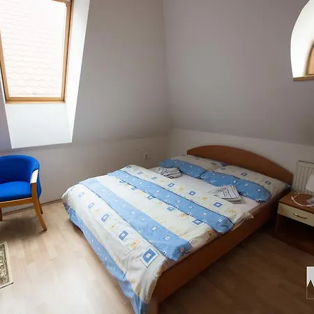 Kulturne Centrum Penzión pre hostí 3*